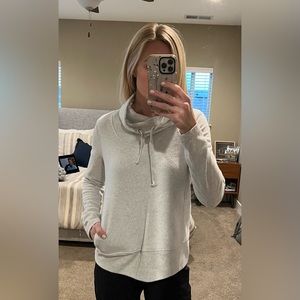 Alo yoga funnel neck sweatshirt